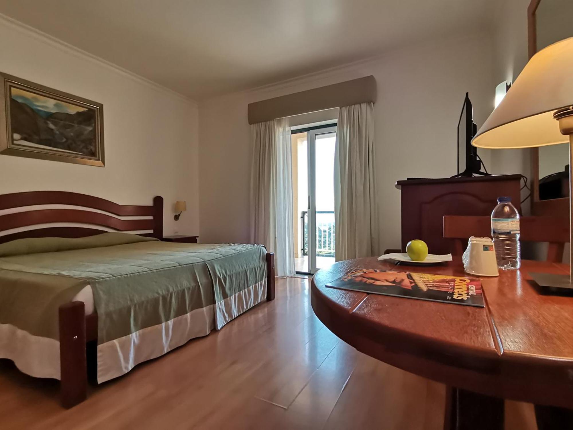 Hotel Quinta Dos Cedros Celorico Da Beira Bagian luar foto