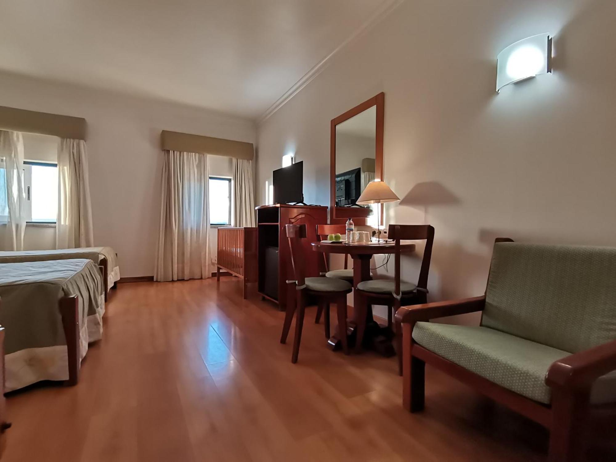 Hotel Quinta Dos Cedros Celorico Da Beira Bagian luar foto