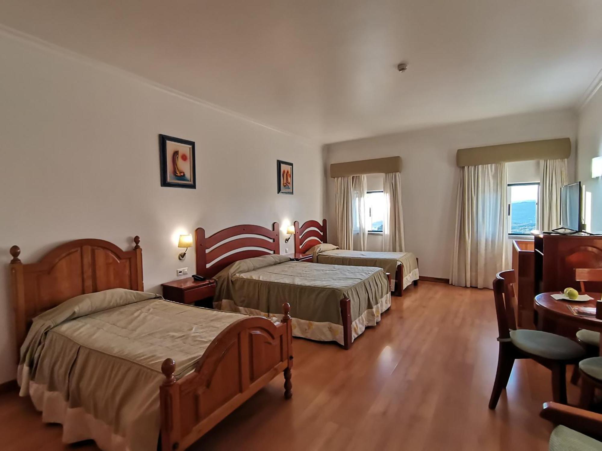 Hotel Quinta Dos Cedros Celorico Da Beira Bagian luar foto