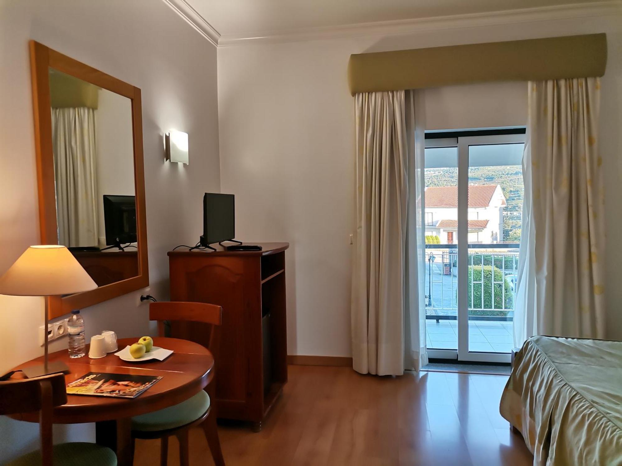Hotel Quinta Dos Cedros Celorico Da Beira Bagian luar foto