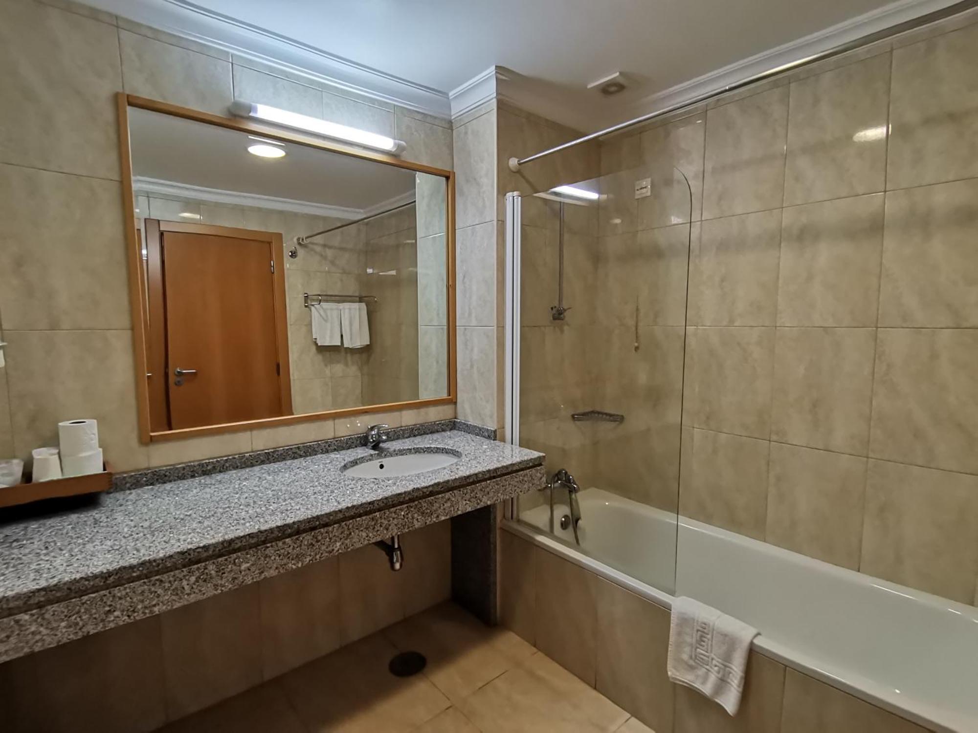 Hotel Quinta Dos Cedros Celorico Da Beira Bagian luar foto