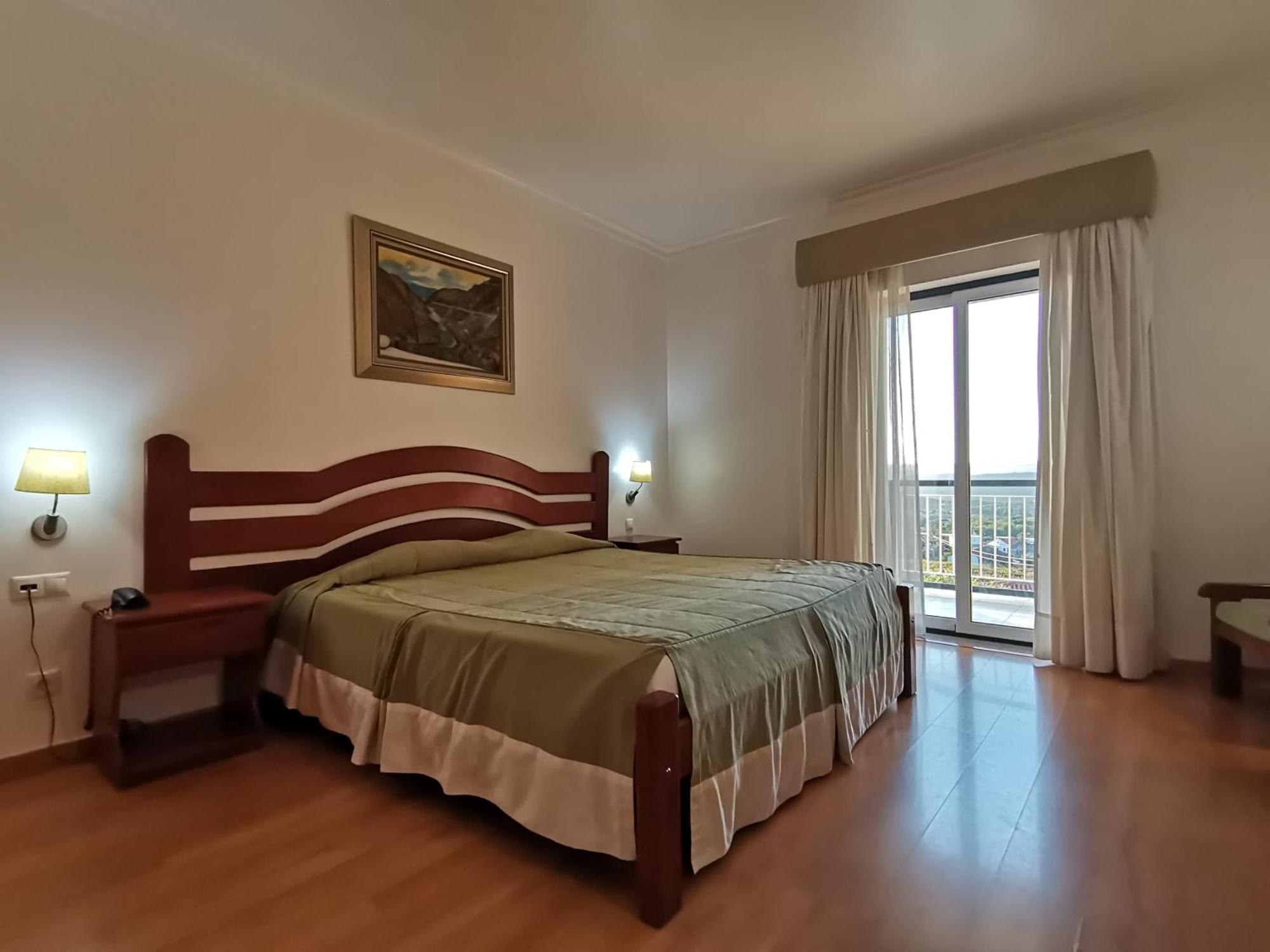 Hotel Quinta Dos Cedros Celorico Da Beira Ruang foto